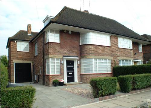 18 Rowan Walk